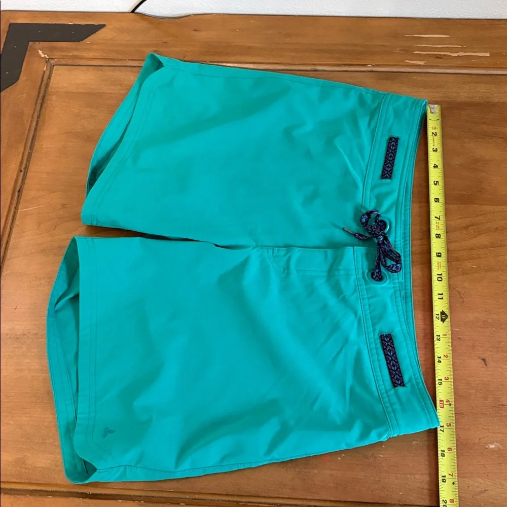 vibrant turquoise
